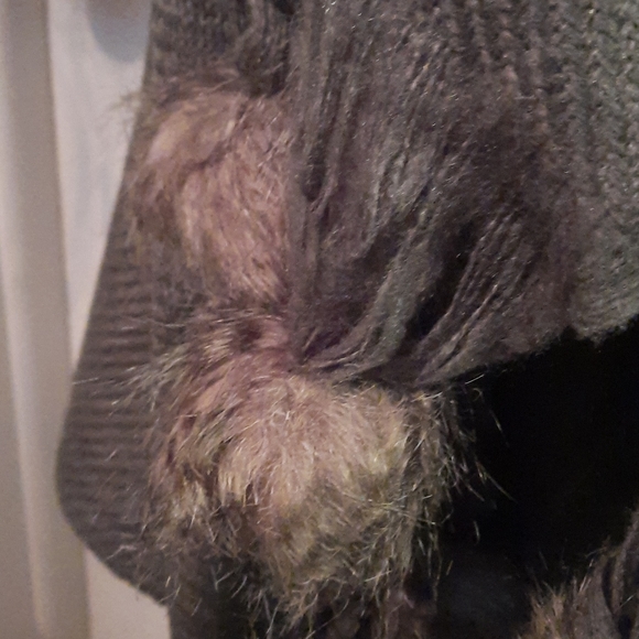 Luxurious Graphite (Charcoal Gray) Throw-Shawl - Picture 5 of 5